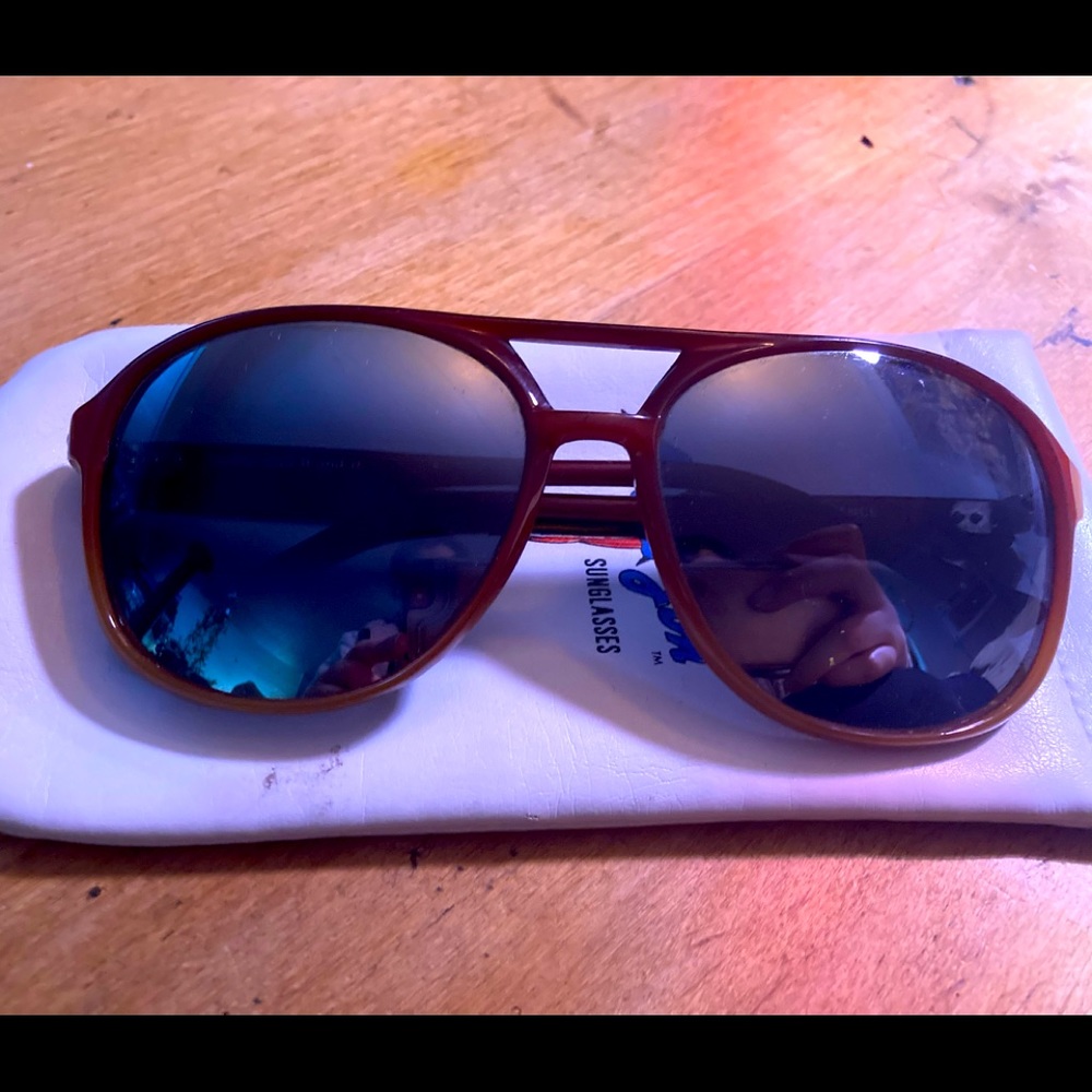MAUI JIM  R AND D VINTAGE AVIATOR SUNGLASSES- UNISEX